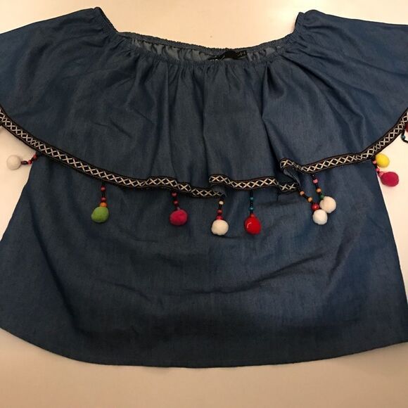 Bnwt INA Pompom Off Shoulder Chambray Crop Top - Picture 2 of 4